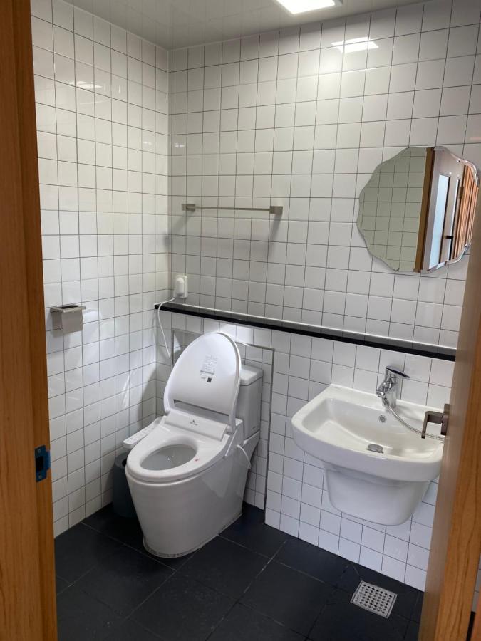 موكبو 38Th Street Guesthouse المظهر الخارجي الصورة
